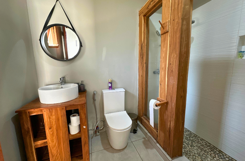 Bathroom 1 Makana 3A Ponta Mamoli