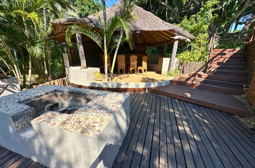 Boma and braai area at Baleia Azul 23, Ponta Mamoli