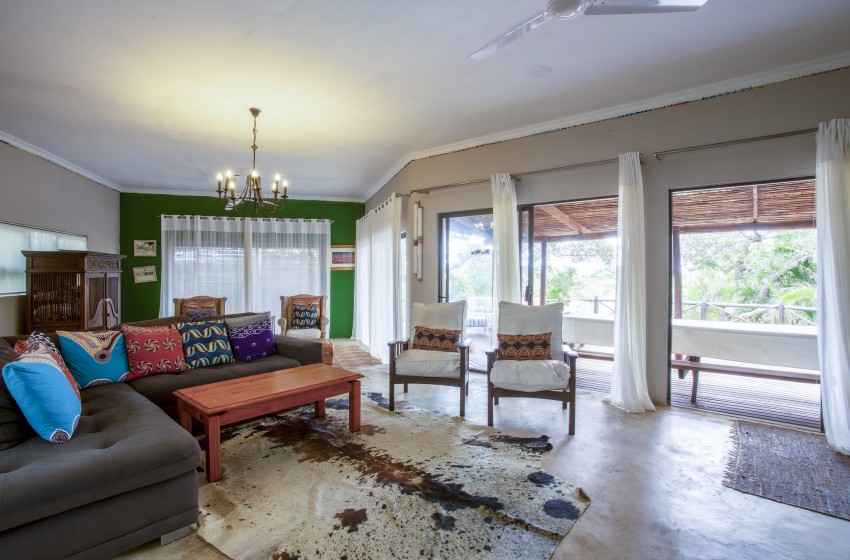 living area Baleia Azul 23, Ponta Mamoli