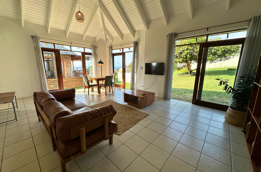 TV room at Makana 7 in Ponta Mamoli