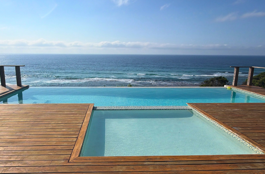 Pool at Makana 7 in Ponta Mamoli