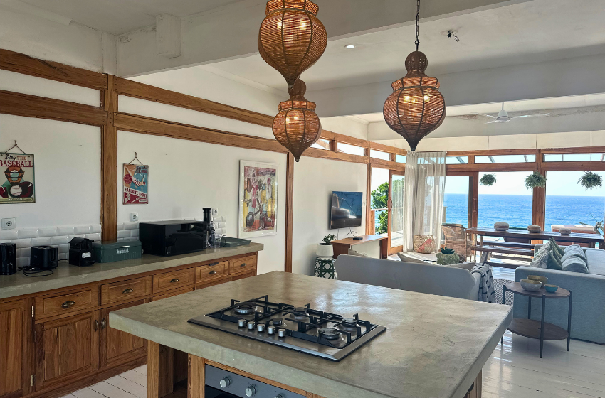Kitchen with sea views at Aloha 29 in Ponta Mamoli