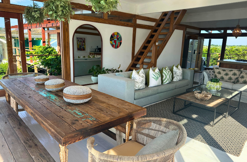 Dining area at Aloha 29 in Ponta Mamoli