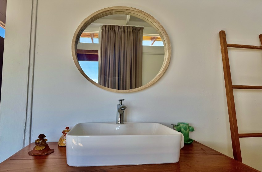 Bathroom at Aloha 29 in Ponta Mamoli