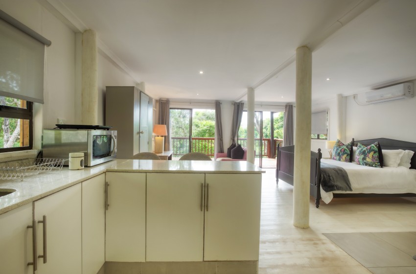 Downstairs kitchen at Campismo Ninho 41 in Ponta Malongane
