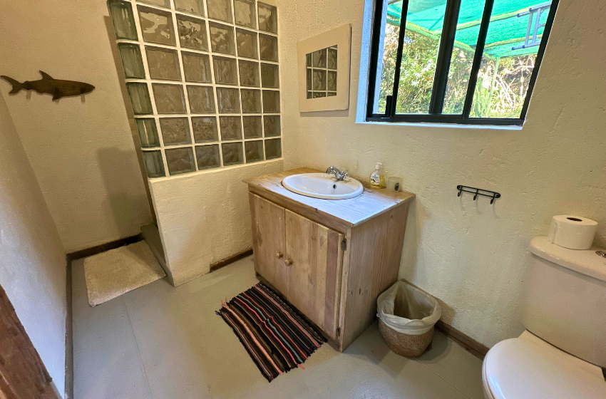 Bathroom at Kangela 14 in Ponta Mamoli