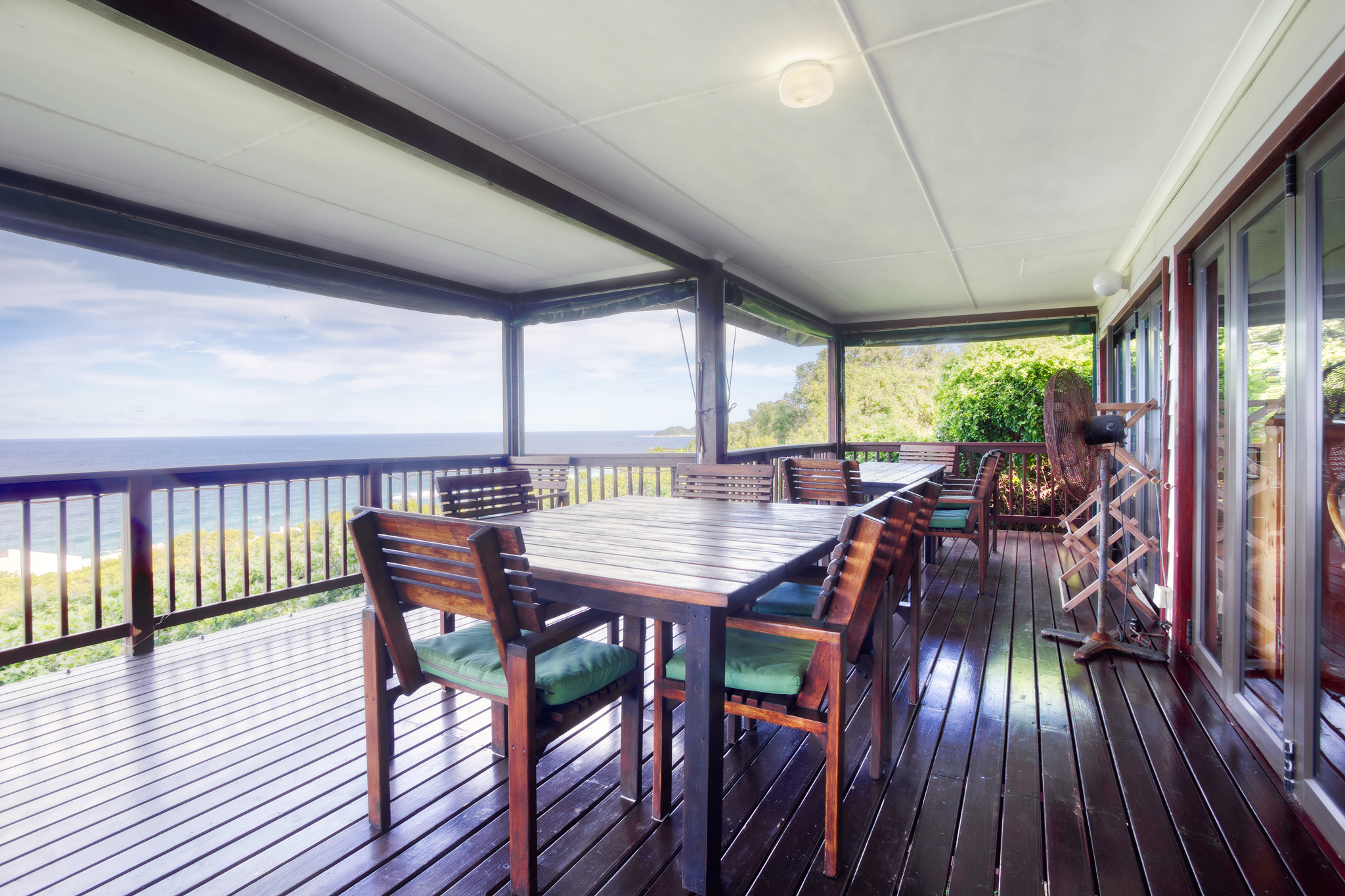 Deck with ocean view at Campismo Ninho 23 in Ponta Malongane