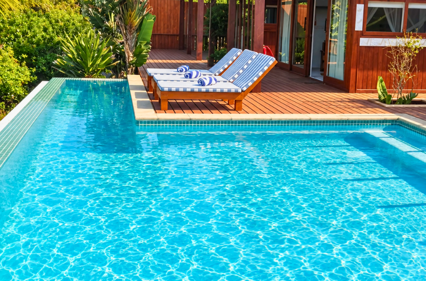 pool at Aloha 7 in Ponta Mamoli
