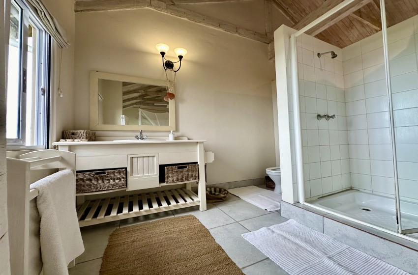 bathroom 5 at kangela 11 in Ponta Malongane