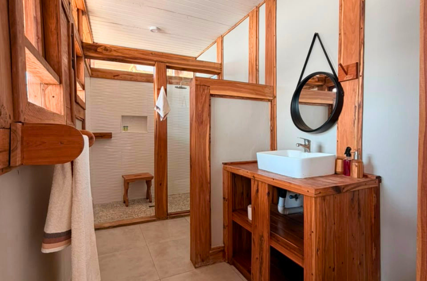 bathroom 3 at Makana 7A in Ponta Mamoli